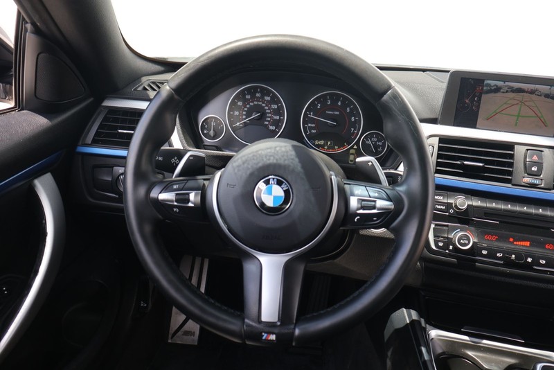 BMW 4 Series Vehicle Full-screen Gallery Image 23