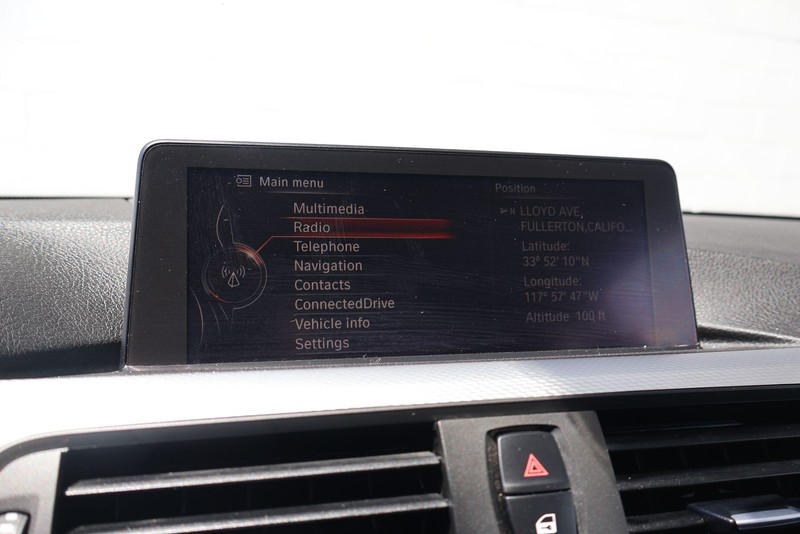 BMW 4 Series Vehicle Full-screen Gallery Image 26