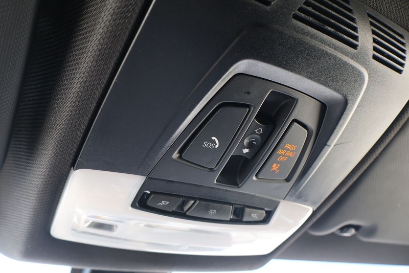 BMW 4 Series Vehicle Full-screen Gallery Image 29