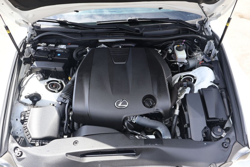 Lexus IS 250 Vehicle Full-screen Gallery Image 12