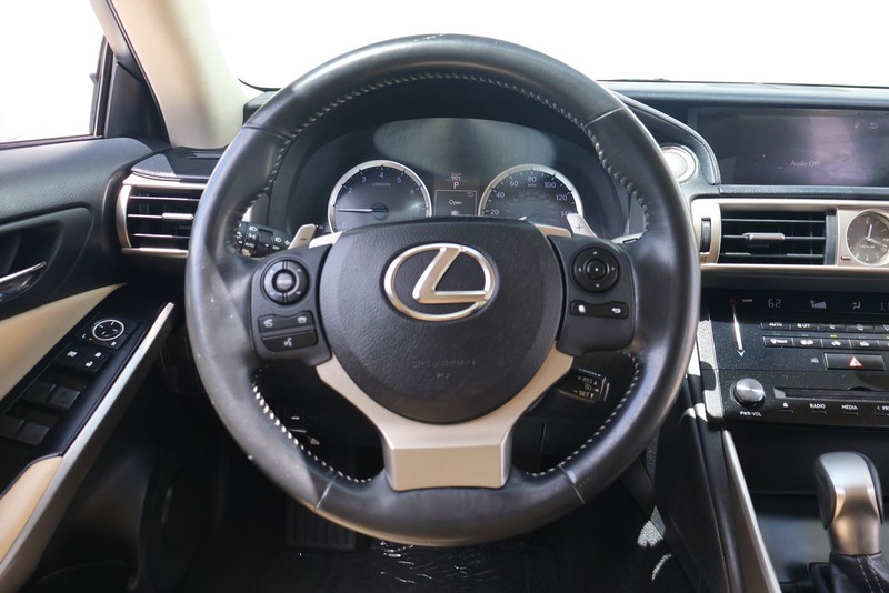 Lexus IS 250 Vehicle Full-screen Gallery Image 23
