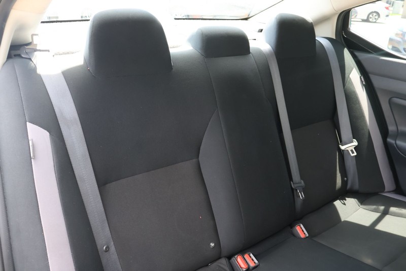 Nissan Versa Vehicle Full-screen Gallery Image 20
