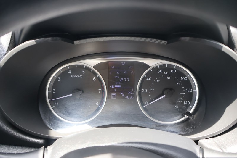 Nissan Versa Vehicle Full-screen Gallery Image 22