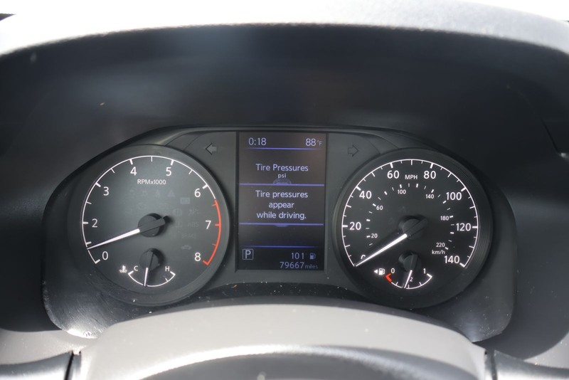 Nissan Altima Vehicle Full-screen Gallery Image 22
