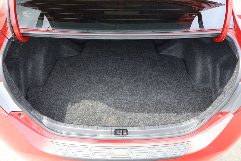 Toyota Corolla Vehicle Full-screen Gallery Image 08