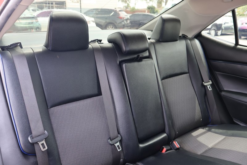 Toyota Corolla Vehicle Full-screen Gallery Image 20