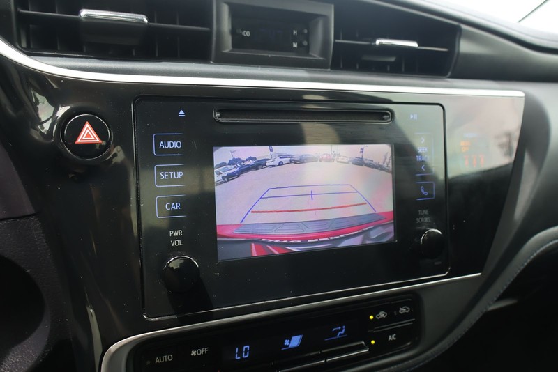 Toyota Corolla Vehicle Full-screen Gallery Image 28