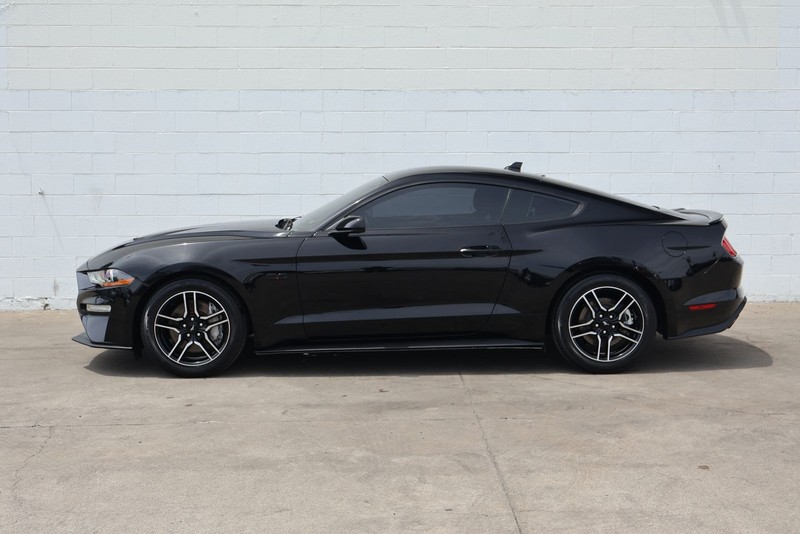 Ford Mustang Vehicle Full-screen Gallery Image 10