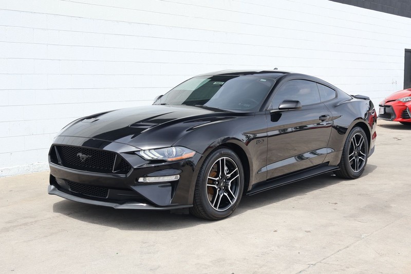Ford Mustang Vehicle Full-screen Gallery Image 11