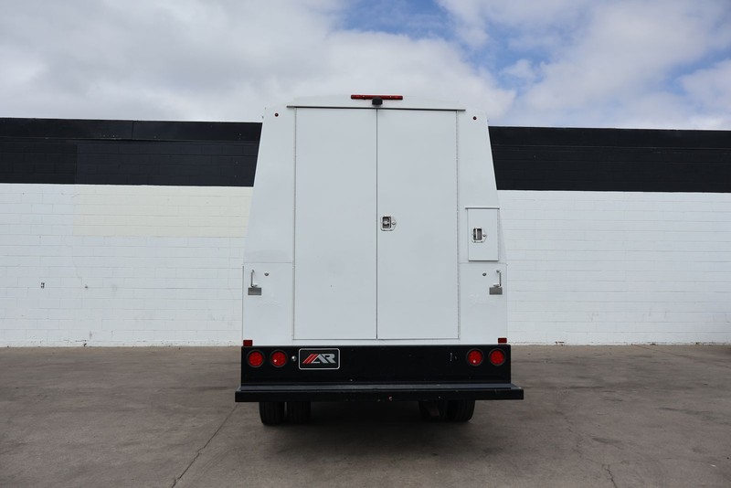 Mercedes-Benz Sprinter 3500 Vehicle Full-screen Gallery Image 06