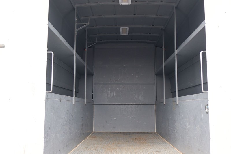 Mercedes-Benz Sprinter 3500 Vehicle Full-screen Gallery Image 08