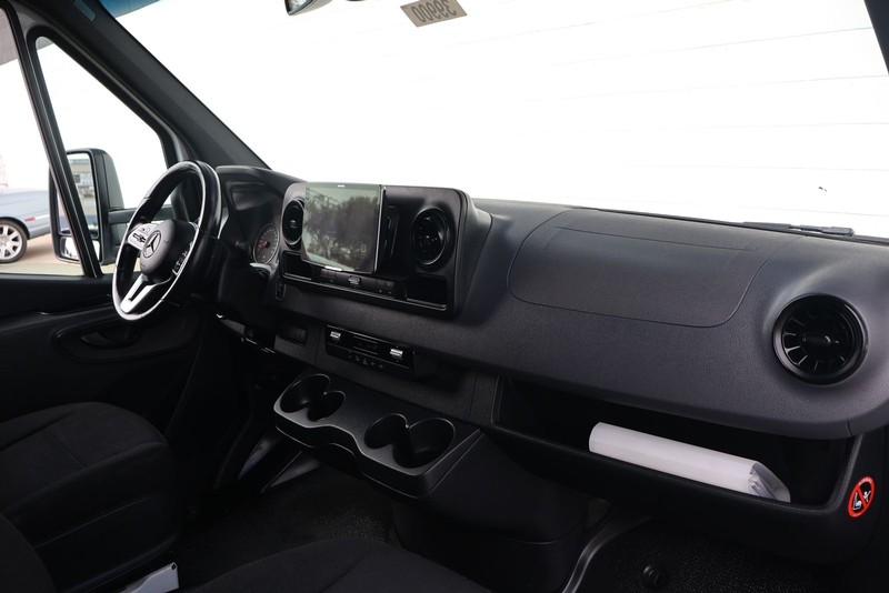 Mercedes-Benz Sprinter 3500 Vehicle Full-screen Gallery Image 19