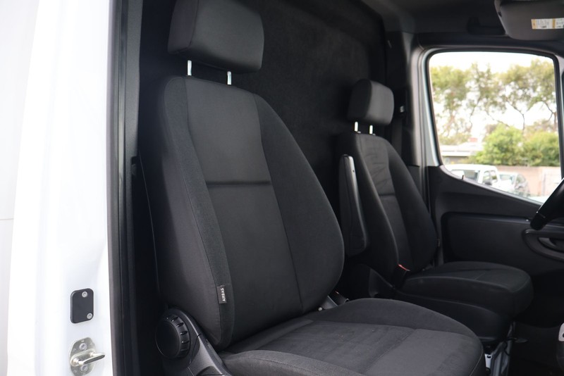 Mercedes-Benz Sprinter 3500 Vehicle Full-screen Gallery Image 20