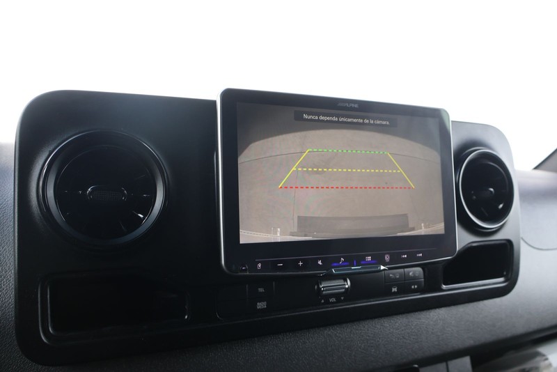 Mercedes-Benz Sprinter 3500 Vehicle Full-screen Gallery Image 27