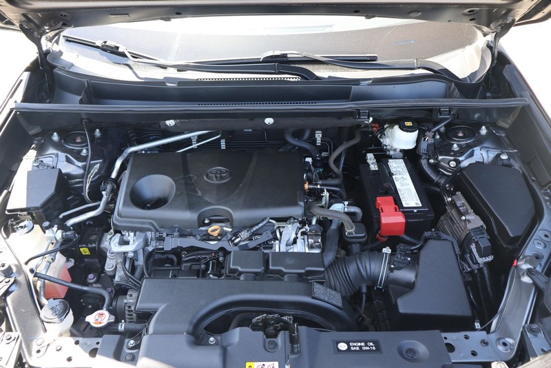 Toyota RAV4 Vehicle Full-screen Gallery Image 10