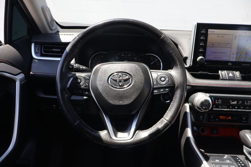 Toyota RAV4 Vehicle Full-screen Gallery Image 21