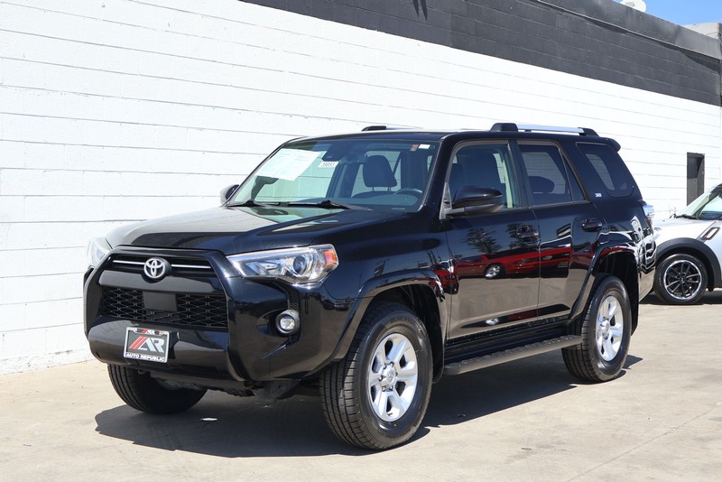 Toyota 4Runner Vehicle Full-screen Gallery Image 11