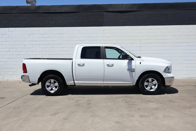 Ram 1500 Classic Vehicle Full-screen Gallery Image 01