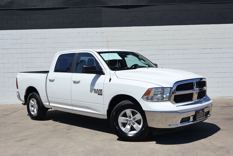 Ram 1500 Classic Vehicle Full-screen Gallery Image 02