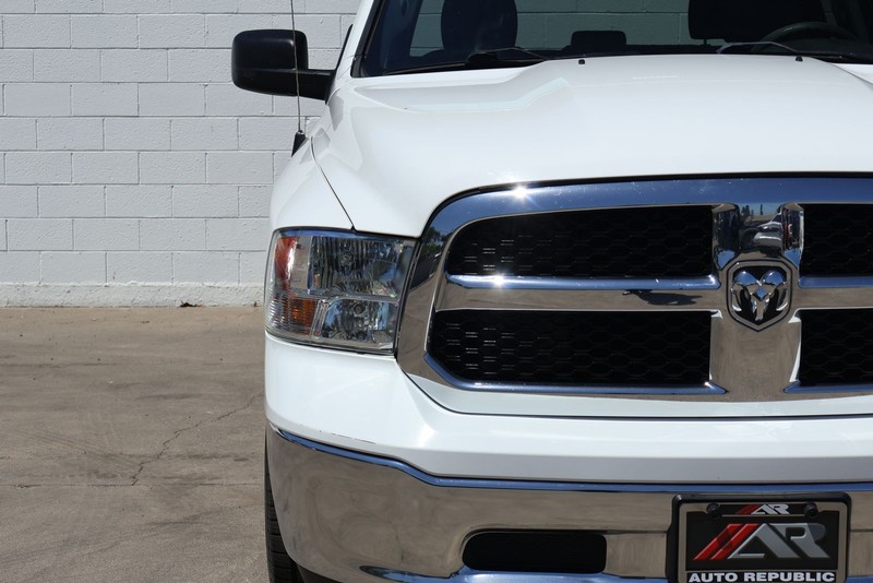 Ram 1500 Classic Vehicle Full-screen Gallery Image 04