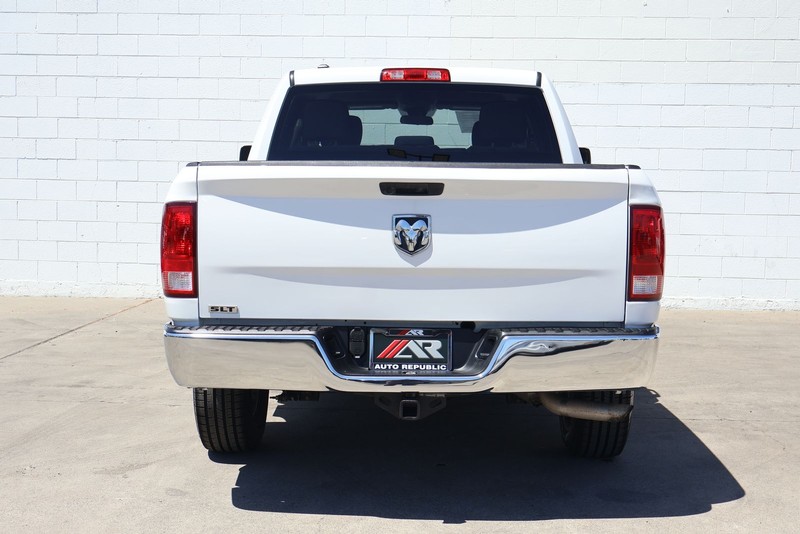 Ram 1500 Classic Vehicle Full-screen Gallery Image 06