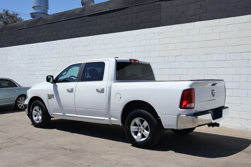 Ram 1500 Classic Vehicle Full-screen Gallery Image 09