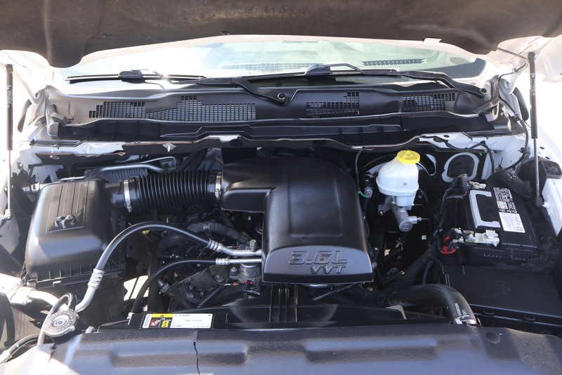 Ram 1500 Classic Vehicle Full-screen Gallery Image 12