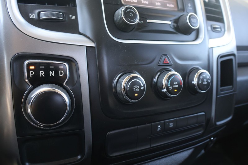 Ram 1500 Classic Vehicle Full-screen Gallery Image 28