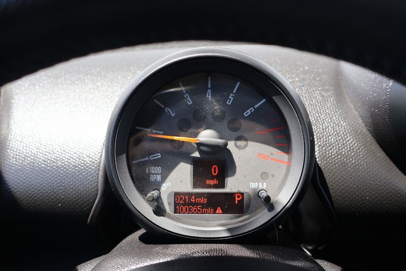 MINI Cooper Countryman Vehicle Full-screen Gallery Image 22