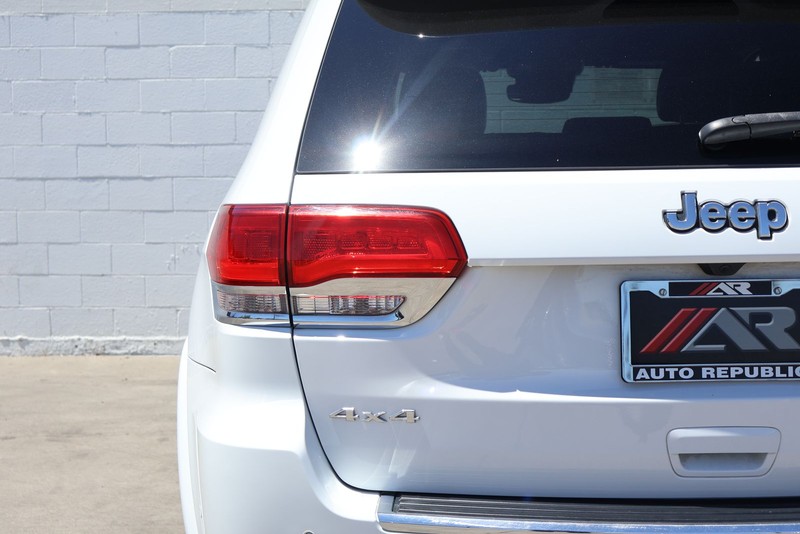 Jeep Grand Cherokee Vehicle Full-screen Gallery Image 07