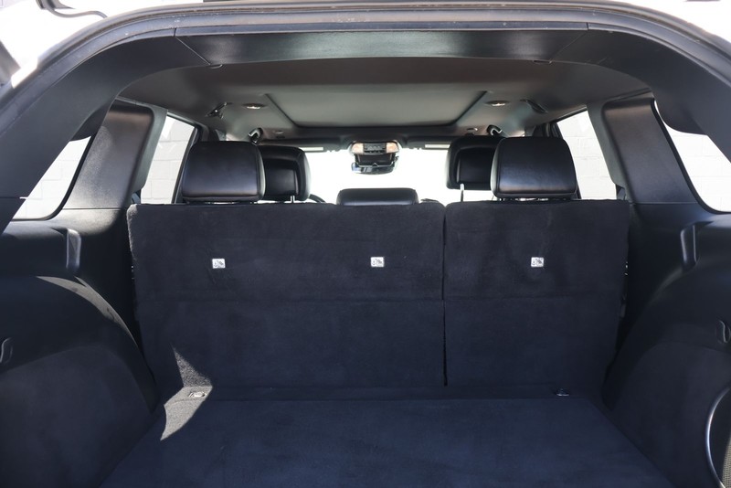 Jeep Grand Cherokee Vehicle Full-screen Gallery Image 08