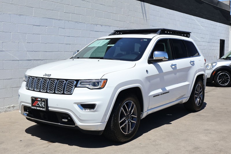 Jeep Grand Cherokee Vehicle Full-screen Gallery Image 12