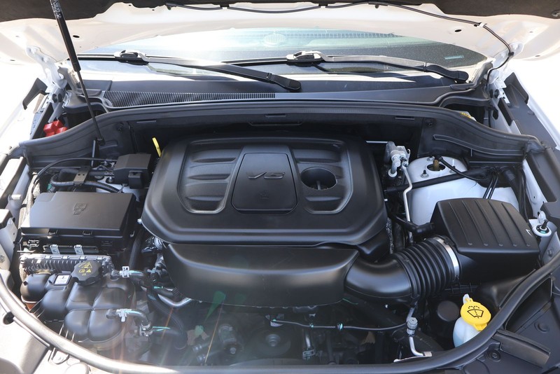 Jeep Grand Cherokee Vehicle Full-screen Gallery Image 13