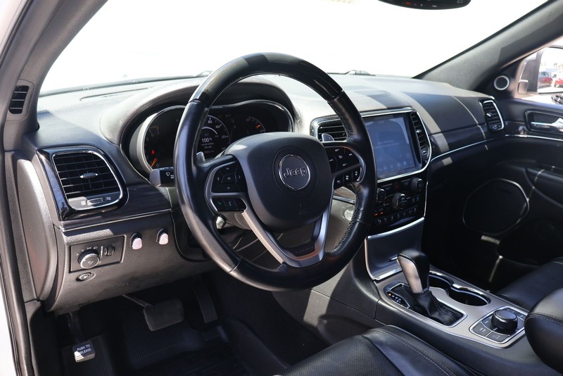 Jeep Grand Cherokee Vehicle Full-screen Gallery Image 16