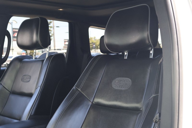 Jeep Grand Cherokee Vehicle Full-screen Gallery Image 18