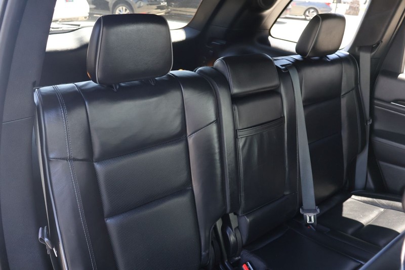 Jeep Grand Cherokee Vehicle Full-screen Gallery Image 21