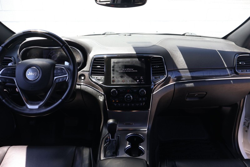 Jeep Grand Cherokee Vehicle Full-screen Gallery Image 22