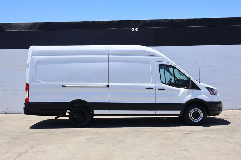 Ford Transit Cargo Van Vehicle Full-screen Gallery Image 01