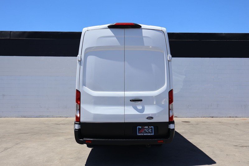 Ford Transit Cargo Van Vehicle Full-screen Gallery Image 06
