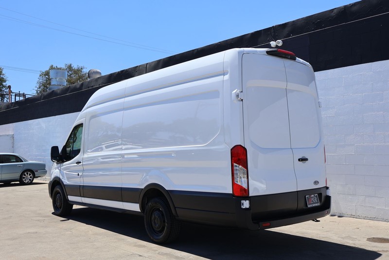 Ford Transit Cargo Van Vehicle Full-screen Gallery Image 10