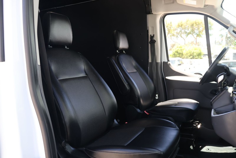Ford Transit Cargo Van Vehicle Full-screen Gallery Image 19