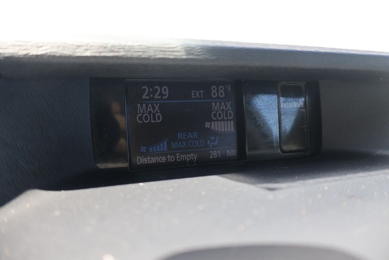 Toyota Sienna Vehicle Full-screen Gallery Image 30