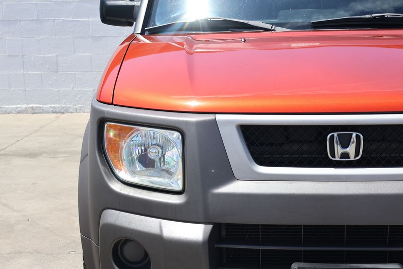 Honda Element Vehicle Full-screen Gallery Image 03