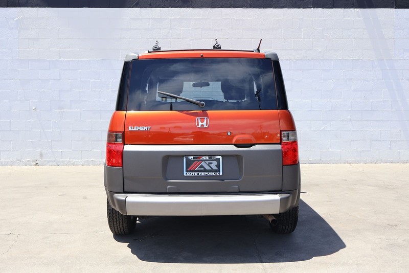 Honda Element Vehicle Full-screen Gallery Image 04