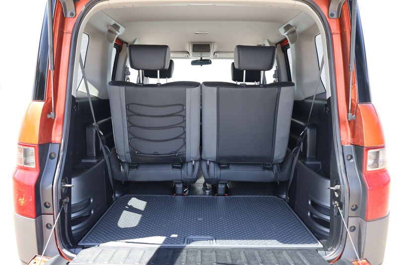 Honda Element Vehicle Full-screen Gallery Image 06