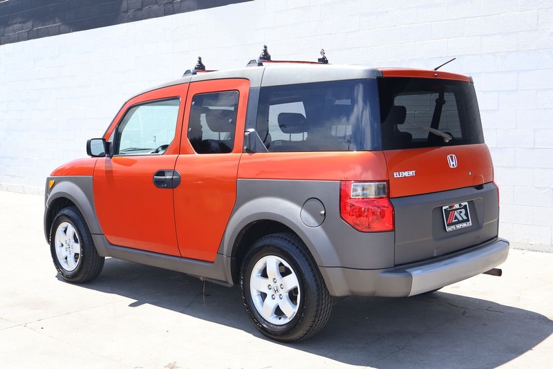 Honda Element Vehicle Full-screen Gallery Image 07