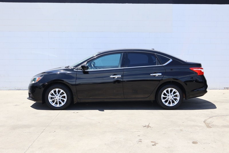 Nissan Sentra Vehicle Full-screen Gallery Image 10