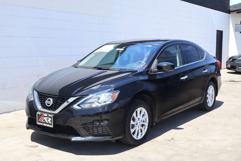 Nissan Sentra Vehicle Full-screen Gallery Image 11