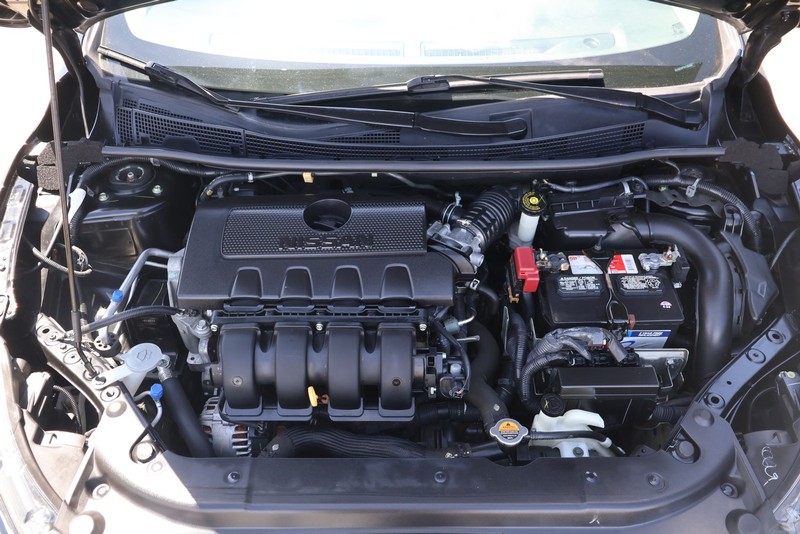 Nissan Sentra Vehicle Full-screen Gallery Image 12