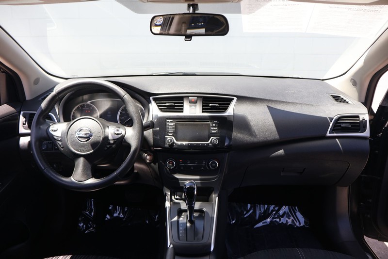Nissan Sentra Vehicle Full-screen Gallery Image 21